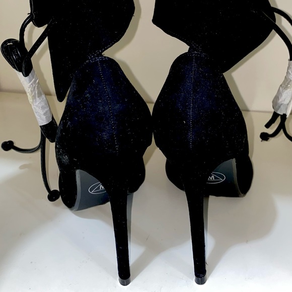 Missguided Black Lace Ankle Cuff Pumps New - Picture 3 of 6